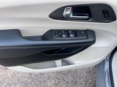 Used 2023  Chrysler Pacifica Touring L FWD at Leadbelt Auto Sales near Farmington, MO