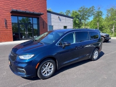 Used 2023  Chrysler Pacifica Touring L FWD at Leadbelt Auto Sales near Leadington&comma; MO
