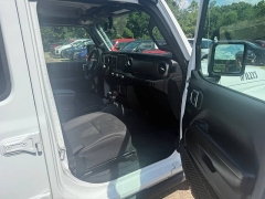 Used 2021 Jeep Gladiator Willys 4x4 at Leadbelt Auto Sales near Farmington, MO