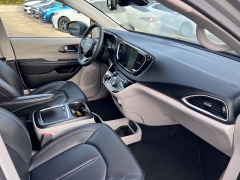 Used 2023  Chrysler Pacifica Touring L FWD at Leadbelt Auto Sales near Farmington, MO