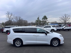Used 2024  Chrysler Pacifica Touring L FWD at Leadbelt Auto Sales near Leadington&comma; MO