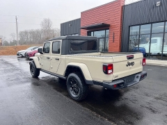 Used 2022  Jeep Gladiator Willys 4x4 at Leadbelt Auto Sales near Leadington&comma; MO