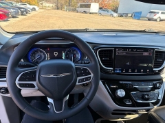Used 2022 Chrysler Pacifica Touring L FWD at Leadbelt Auto Sales near Farmington, MO