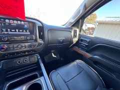 Used 2018  Chevrolet Silverado 1500 4WD Crew Cab 143&period;5" High Country at Leadbelt Auto Sales near Leadington&comma; MO