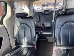 Used 2022  Chrysler Pacifica Touring L FWD at Leadbelt Auto Sales near Leadington&comma; MO