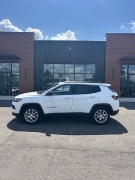 Used 2023  Jeep Compass Latitude Lux 4x4 at Leadbelt Auto Sales near Leadington&comma; MO