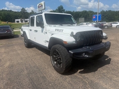 Used 2021 Jeep Gladiator Willys 4x4 at Leadbelt Auto Sales near Farmington, MO