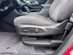 Used 2021  Chevrolet Traverse FWD 4dr LT Cloth w/1LT at Leadbelt Auto Sales near Farmington, MO