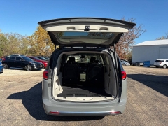Used 2022 Chrysler Pacifica Touring L FWD at Leadbelt Auto Sales near Farmington, MO