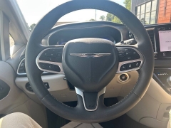 Used 2023  Chrysler Pacifica Touring L FWD at Leadbelt Auto Sales near Leadington&comma; MO