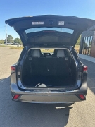 Used 2021  Toyota Highlander FWD &lpar;Natl&rpar; at Leadbelt Auto Sales near Leadington&comma; MO