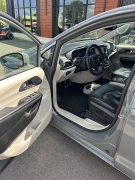 Used 2022  Chrysler Pacifica Touring L FWD at Leadbelt Auto Sales near Leadington&comma; MO