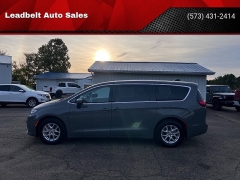  2023 Chrysler Pacifica Touring L FWD at Leadbelt Auto Sales near Farmington, MO