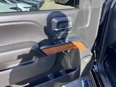 Used 2018  Chevrolet Silverado 1500 4WD Crew Cab 143&period;5" High Country at Leadbelt Auto Sales near Leadington&comma; MO