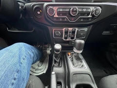 Used 2022  Jeep Gladiator Willys 4x4 at Leadbelt Auto Sales near Leadington&comma; MO