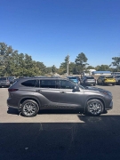 Used 2021  Toyota Highlander FWD &lpar;Natl&rpar; at Leadbelt Auto Sales near Leadington&comma; MO