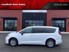  2024 Chrysler Pacifica Touring L FWD at Leadbelt Auto Sales near Leadington&comma; MO