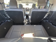 Used 2021  Toyota Highlander FWD &lpar;Natl&rpar; at Leadbelt Auto Sales near Leadington&comma; MO