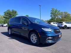 Used 2023  Chrysler Pacifica Touring L FWD at Leadbelt Auto Sales near Leadington&comma; MO