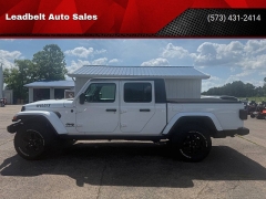 Used 2021 Jeep Gladiator Willys 4x4 at Leadbelt Auto Sales near Farmington, MO