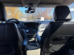 Used 2022 Chrysler Pacifica Touring L FWD at Leadbelt Auto Sales near Farmington, MO