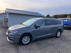 Used 2023  Chrysler Pacifica Touring L FWD at Leadbelt Auto Sales near Farmington, MO