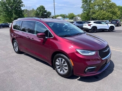 Used 2021  Chrysler Pacifica Touring L FWD at Leadbelt Auto Sales near Leadington&comma; MO