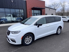 Used 2024  Chrysler Pacifica Touring L FWD at Leadbelt Auto Sales near Leadington&comma; MO