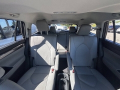 Used 2021  Toyota Highlander FWD &lpar;Natl&rpar; at Leadbelt Auto Sales near Leadington&comma; MO
