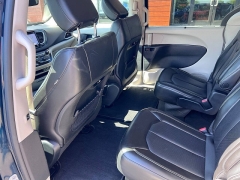 Used 2023  Chrysler Pacifica Touring L FWD at Leadbelt Auto Sales near Leadington&comma; MO