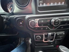 Used 2022  Jeep Gladiator Willys 4x4 at Leadbelt Auto Sales near Leadington&comma; MO