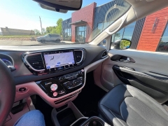 Used 2023  Chrysler Pacifica Touring L FWD at Leadbelt Auto Sales near Leadington&comma; MO
