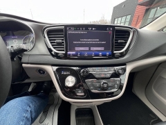 Used 2024  Chrysler Pacifica Touring L FWD at Leadbelt Auto Sales near Leadington&comma; MO