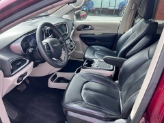 Used 2023  Chrysler Pacifica Touring L FWD at Leadbelt Auto Sales near Leadington&comma; MO