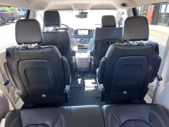 Used 2023  Chrysler Pacifica Touring L FWD at Leadbelt Auto Sales near Leadington&comma; MO