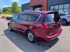 Used 2021  Chrysler Pacifica Touring L FWD at Leadbelt Auto Sales near Leadington&comma; MO