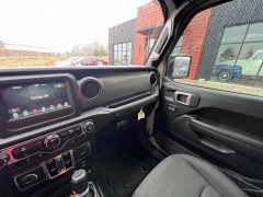 Used 2022  Jeep Gladiator Willys 4x4 at Leadbelt Auto Sales near Leadington&comma; MO