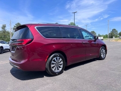 Used 2021  Chrysler Pacifica Touring L FWD at Leadbelt Auto Sales near Leadington&comma; MO