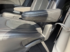 Used 2022  Chrysler Pacifica Touring L FWD at Capitol Car Credit near Rantoul, IL