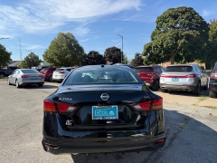 Used 2024  Nissan Altima 2.5 SV Sedan at Capitol Car Credit near Rantoul, IL