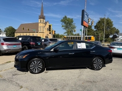 Used 2024  Nissan Altima 2.5 SV Sedan at Capitol Car Credit near Rantoul, IL