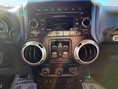 Used 2017  Jeep Wrangler Unlimited 4d Convertible Sahara at Capitol Car Credit near Rantoul&comma; IL