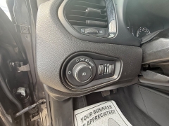 Used 2020  Jeep Renegade 4d SUV FWD Latitude Altitude at Capitol Car Credit near Rantoul&comma; IL