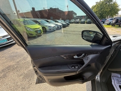 Used 2018  Nissan Rogue 4d SUV FWD SV at Capitol Car Credit near Rantoul&comma; IL