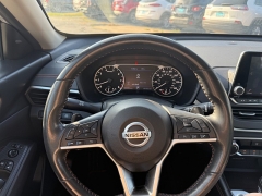 Used 2022  Nissan Altima 2.5 SR Sedan at Capitol Car Credit near Rantoul, IL