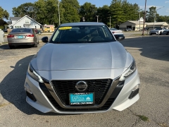 Used 2022  Nissan Altima 2.5 SR Sedan at Capitol Car Credit near Rantoul, IL