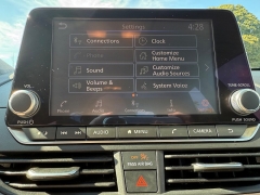 Used 2024  Nissan Altima 2.5 SV Sedan at Capitol Car Credit near Rantoul, IL