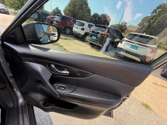 Used 2018  Nissan Rogue 4d SUV FWD SV at Capitol Car Credit near Rantoul&comma; IL