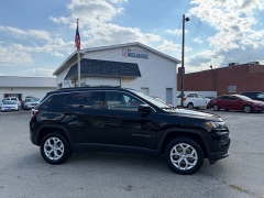 Used 2024  Jeep Compass Latitude 4x4 at Capitol Car Credit near Rantoul, IL