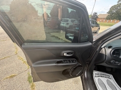 Used 2020  Jeep Renegade 4d SUV FWD Latitude Altitude at Capitol Car Credit near Rantoul&comma; IL